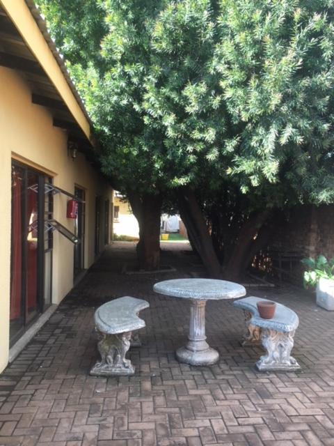 Woodpecker Guesthouse Middelburg  Exterior photo